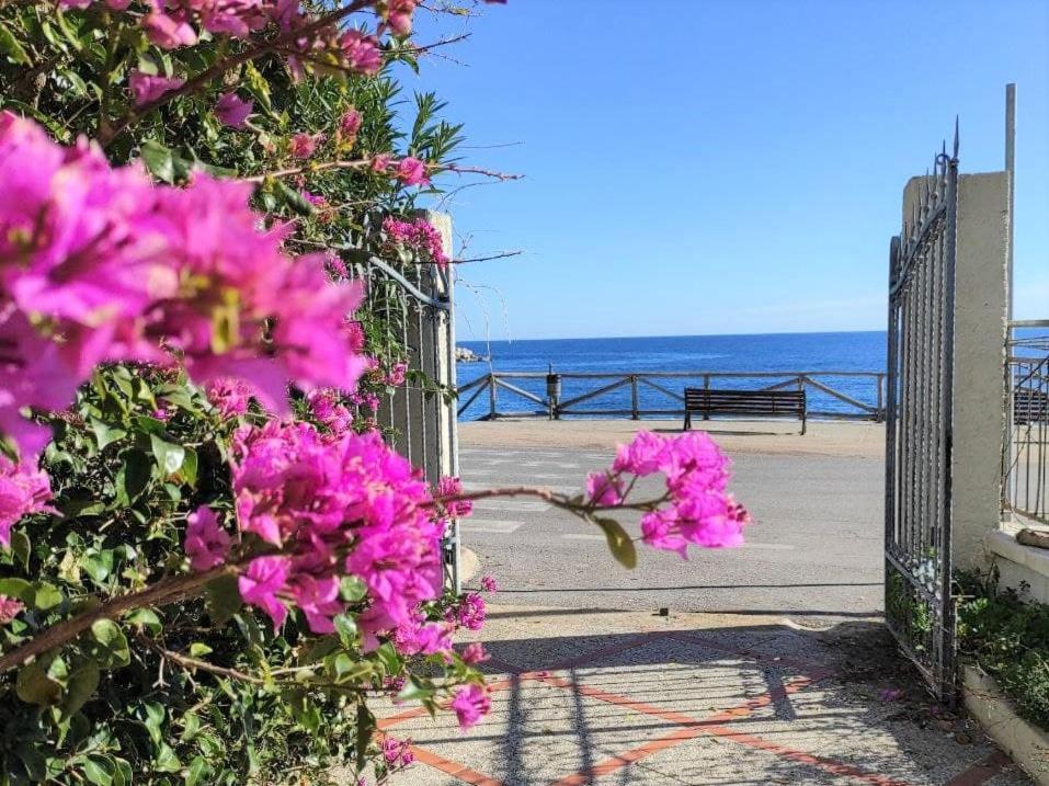 Terrazza Lungomare, E Sei In Spiaggia... Cala Gonone Exterior foto